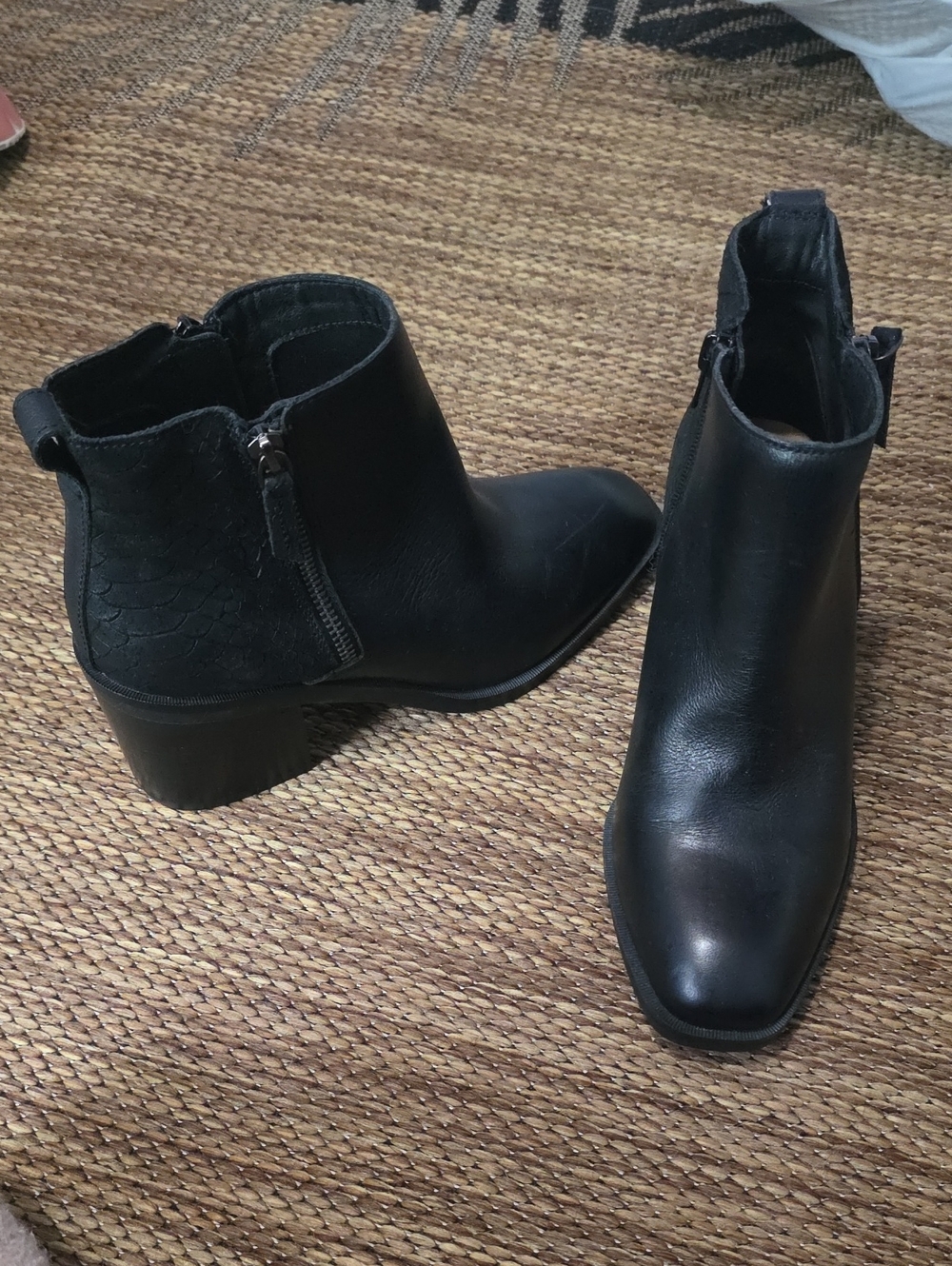 Crown Vintage Heeled Bootie Size 7.5
